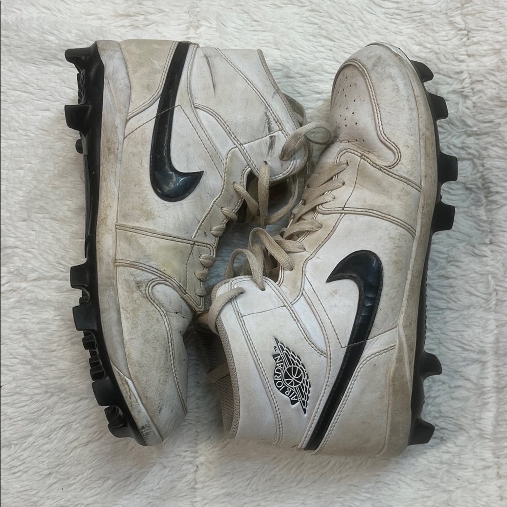 Retro Air Jordan cleats